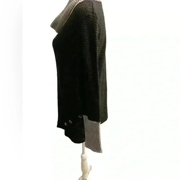 SHEIN Cowl Neck waffle pattern in black with cuffs & cowl neck in gray size MED - Picture 4 of 7